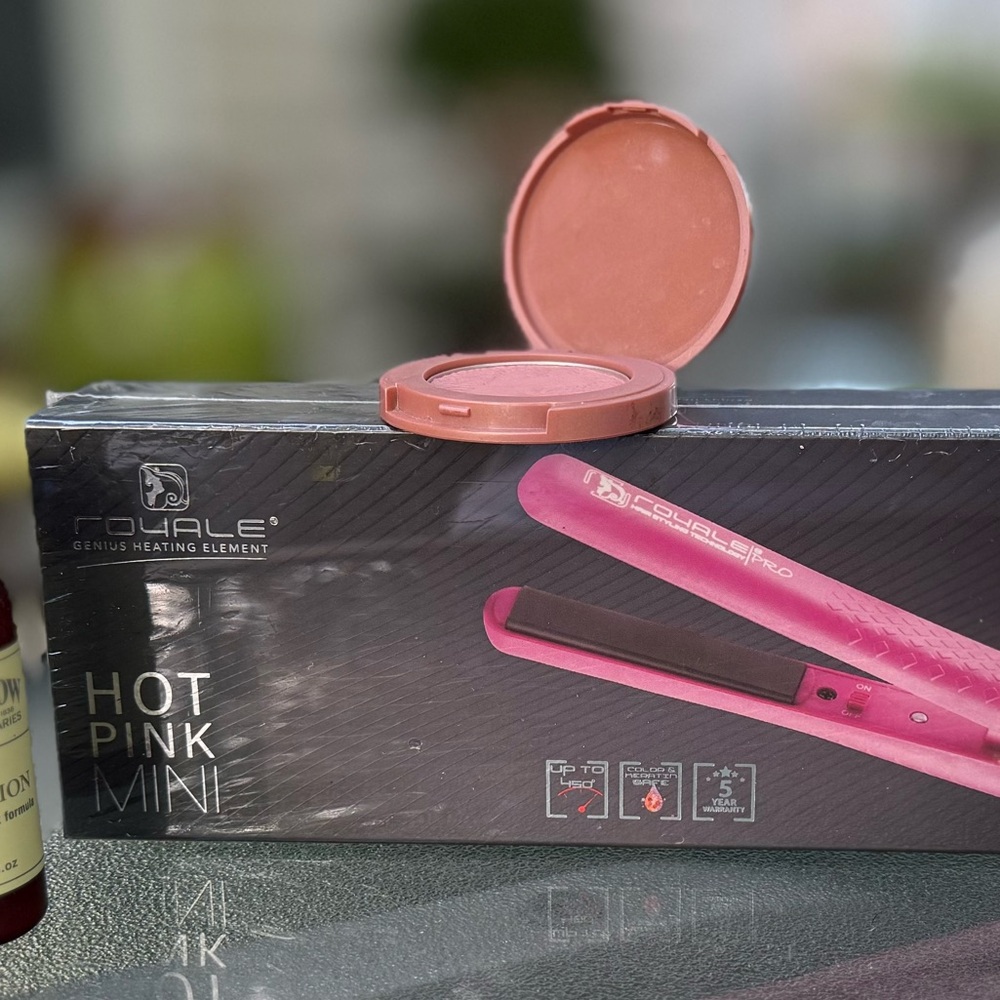 Beauty Bundle $150 Flat Iron, Bigelow, Youth Floria Glow Up NIB & Tarte